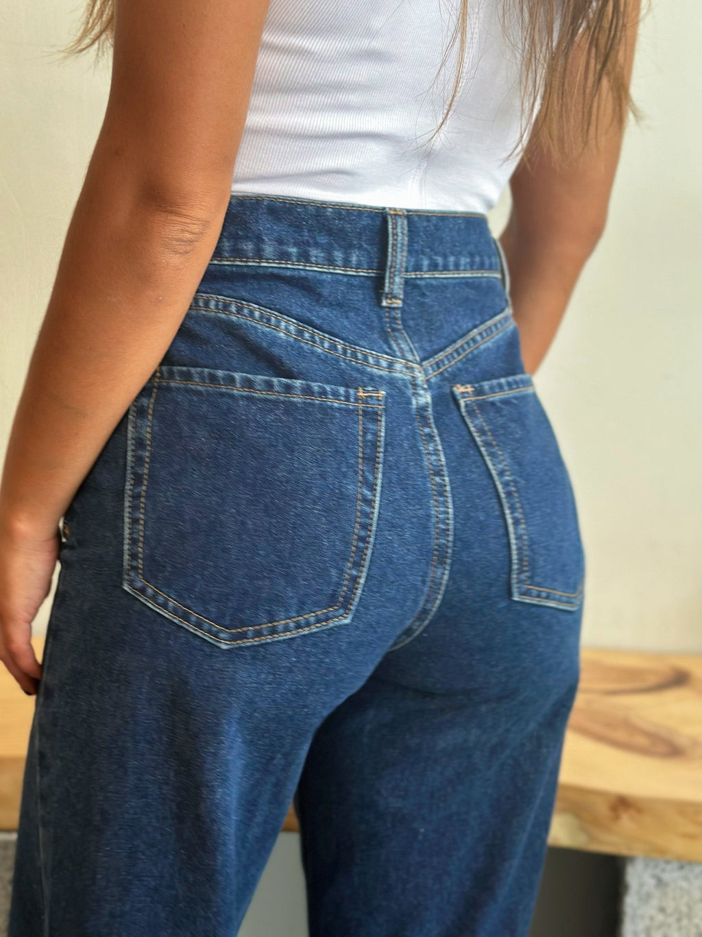 Jeans de perna larga azul-escuro