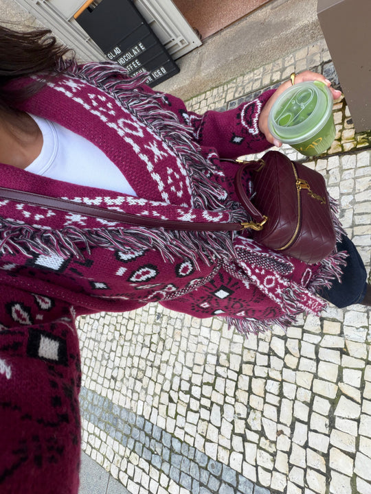 Casaco comprido com estampado bandana na cor bordeaux