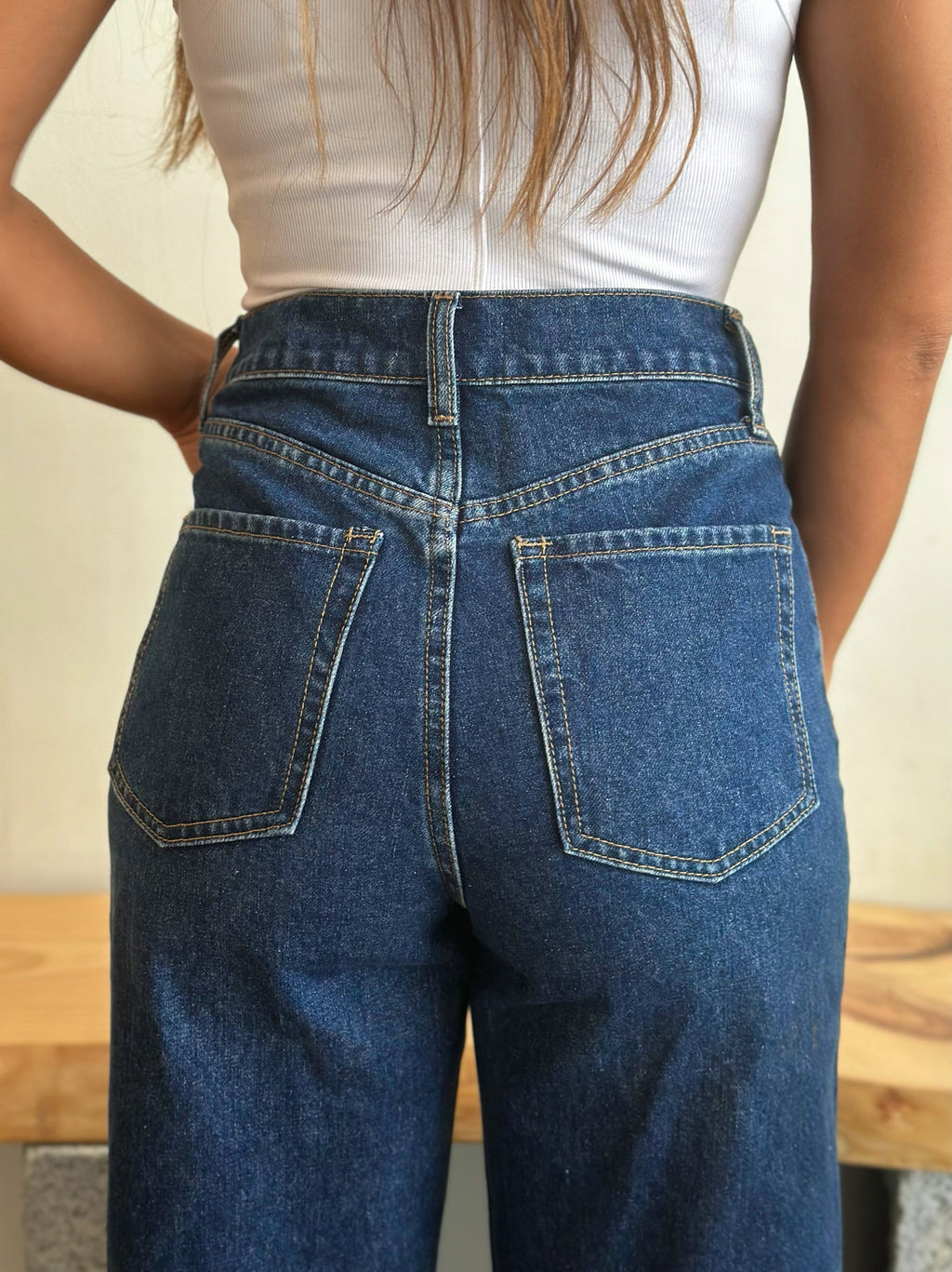 Jeans de perna larga azul-escuro