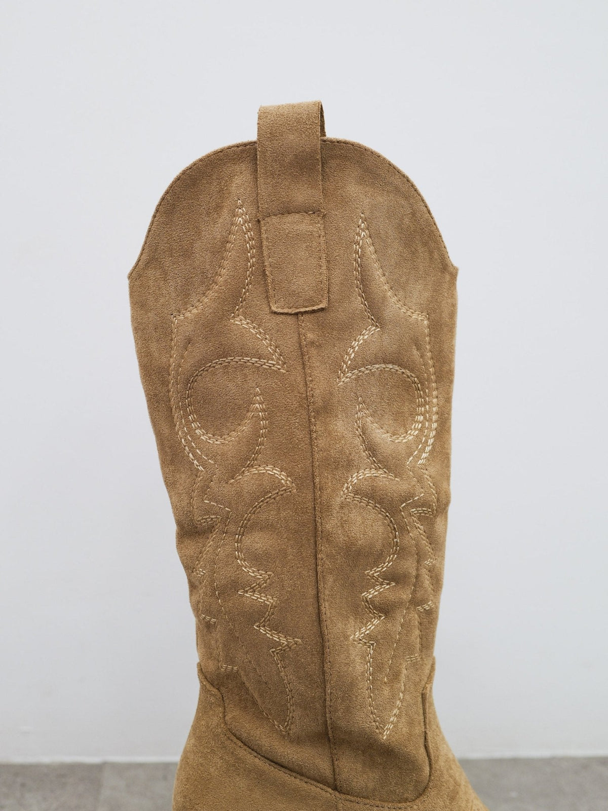 Botas bege de bico cowboy