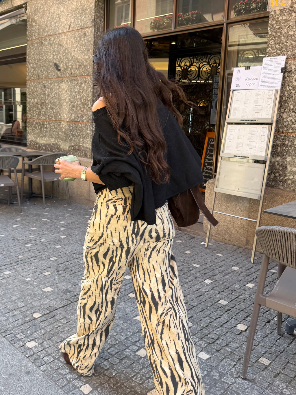 Calças de perna larga com padrão de zebra