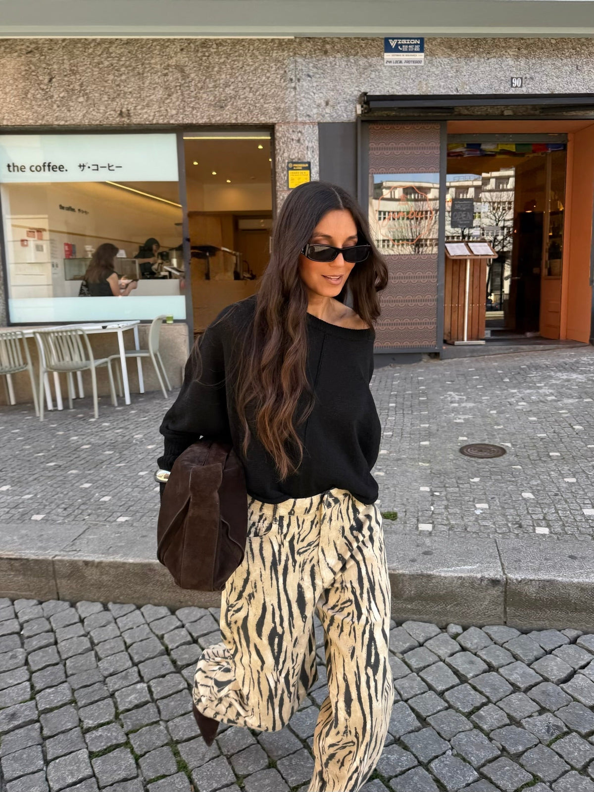 Calças de perna larga com padrão de zebra