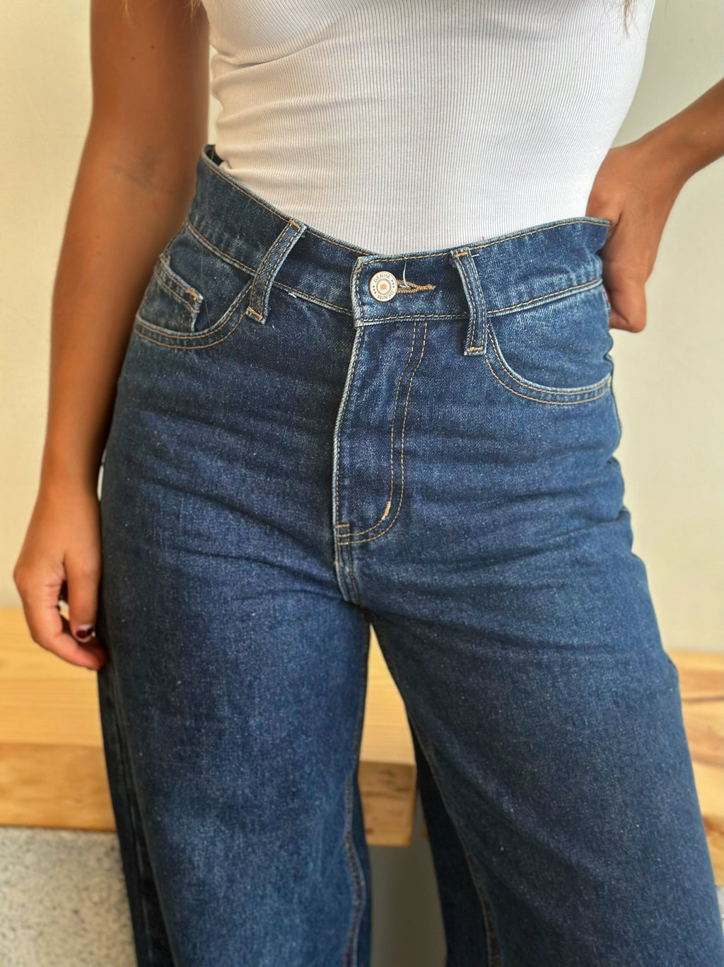 Jeans de perna larga azul-escuro
