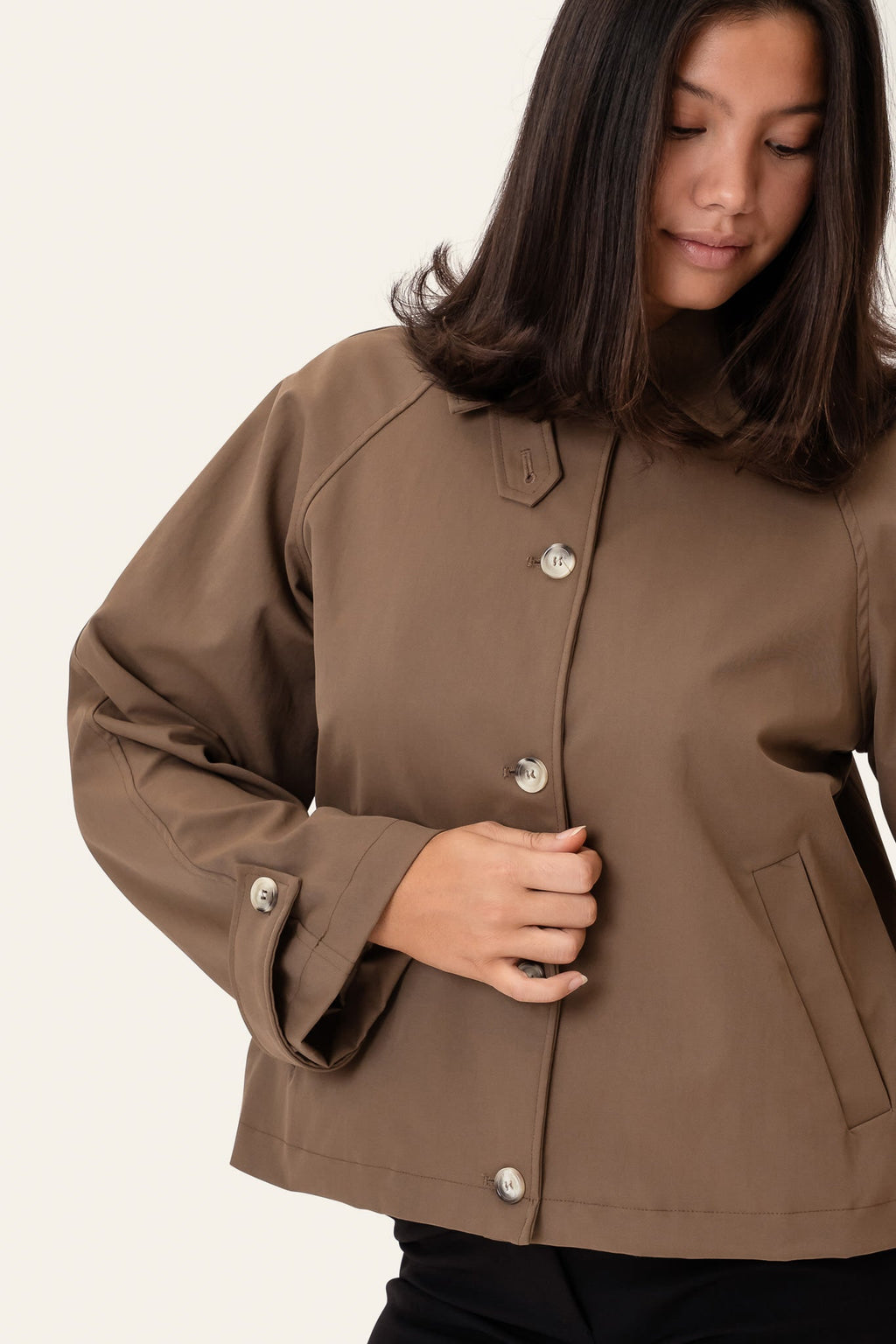 Gabardina curta Ava - Castanho escuro