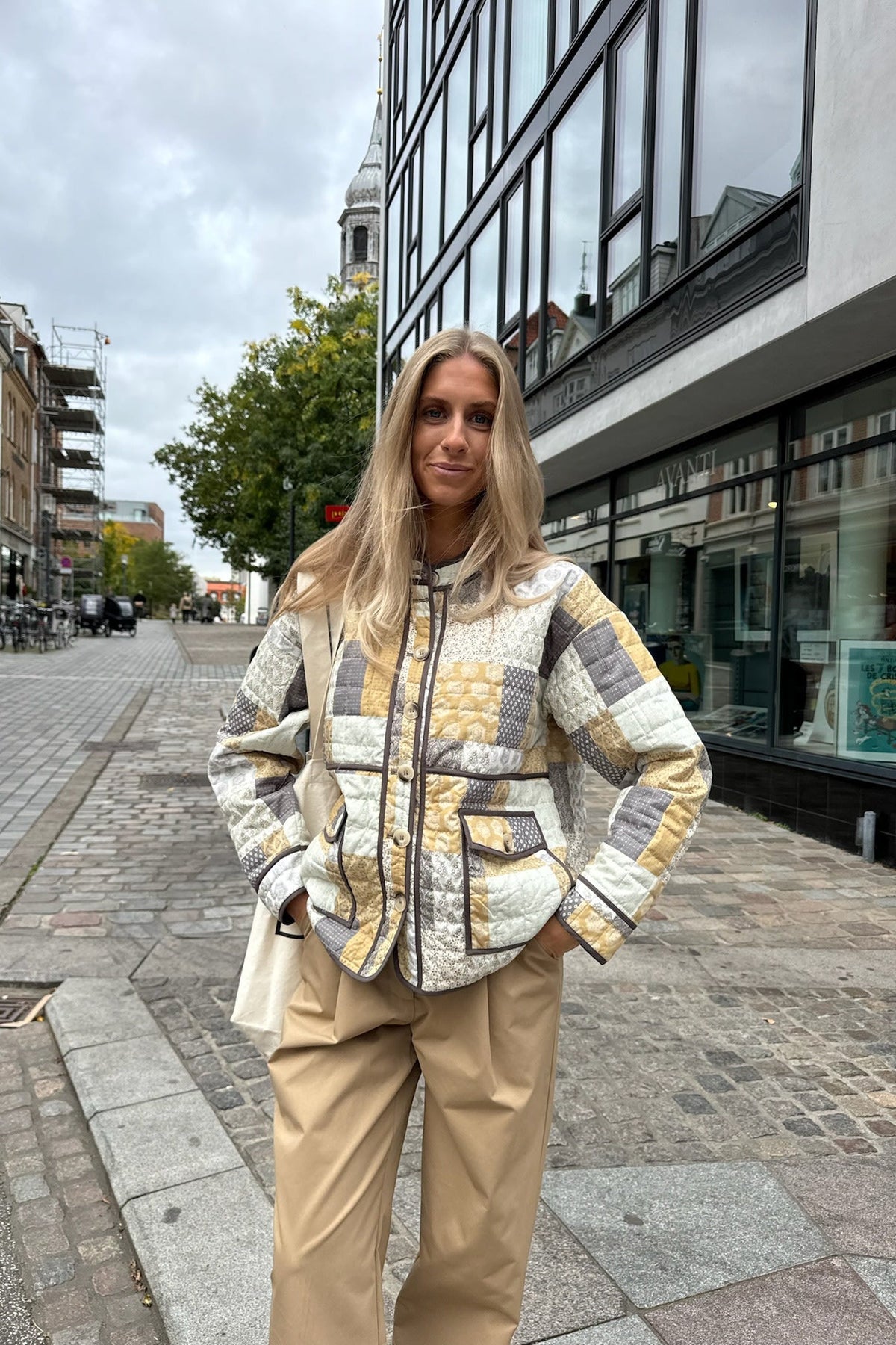 Casaco acolchoado EmmyIC – Estampado multicolorido em tons terra