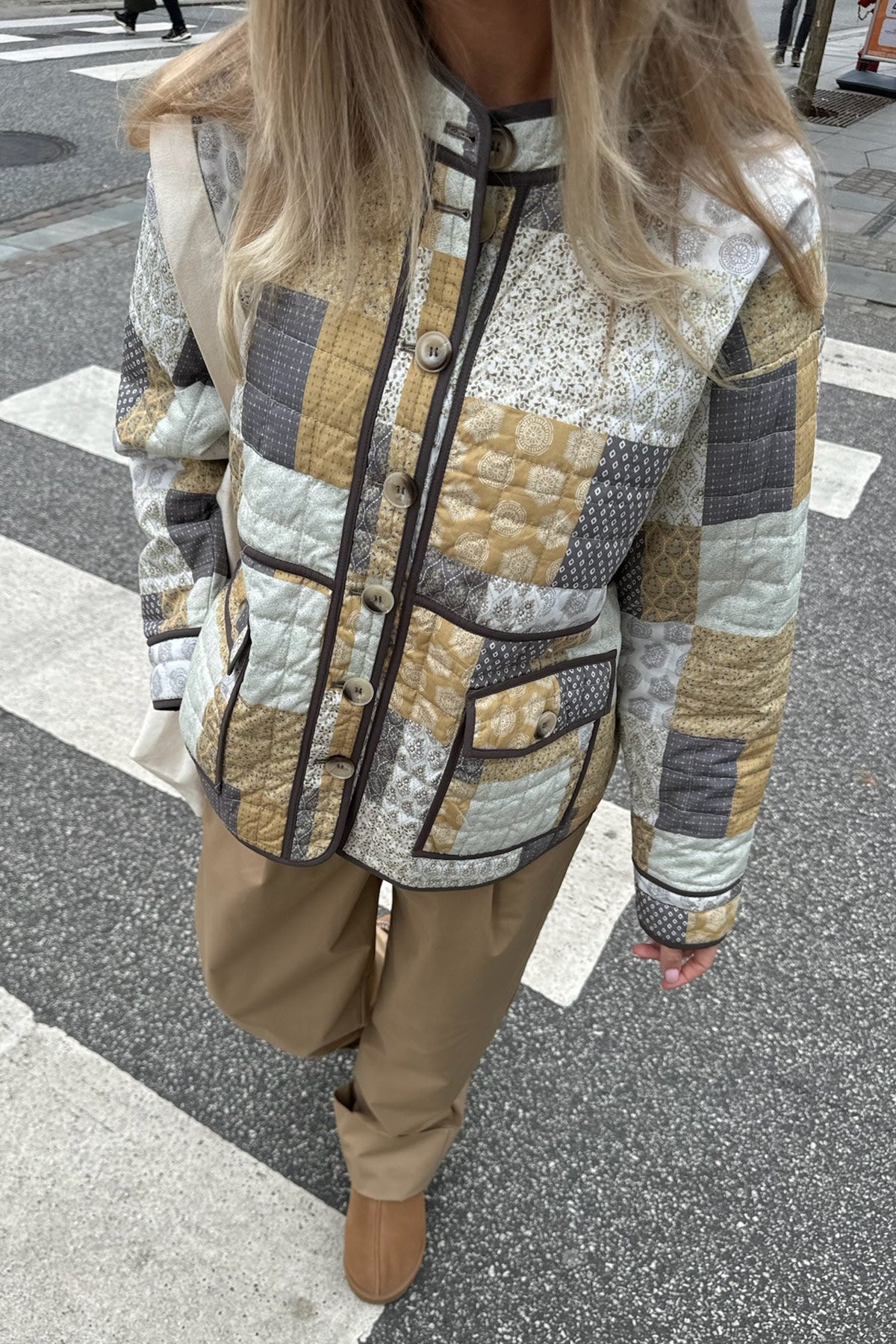 Casaco acolchoado EmmyIC – Estampado multicolorido em tons terra