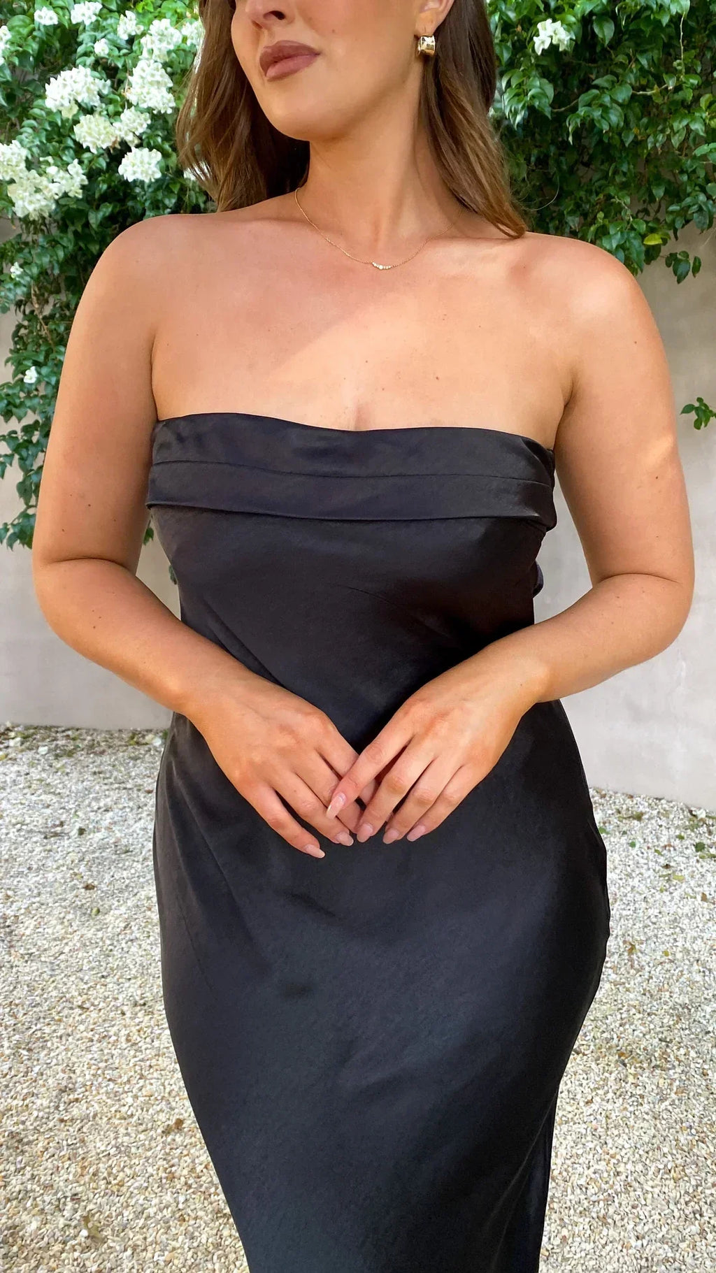 Thesa | Vestido de cetim sem mangas