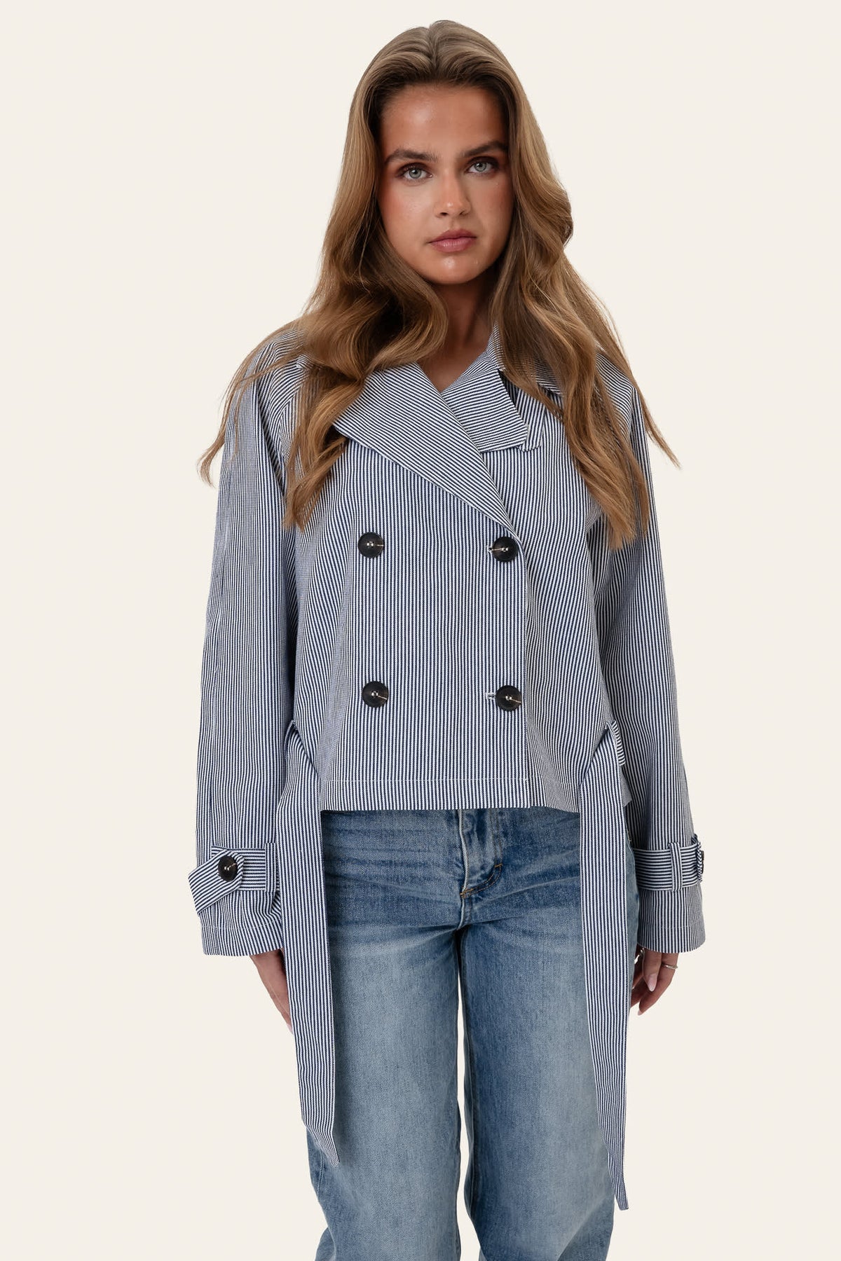Gabardina AlmaIC – Riscas azuis tecidas